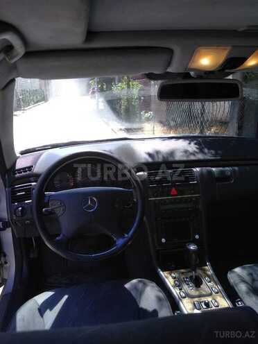 Mercedes E 240 2000, 257,000 km - 2.6 л - Bakı