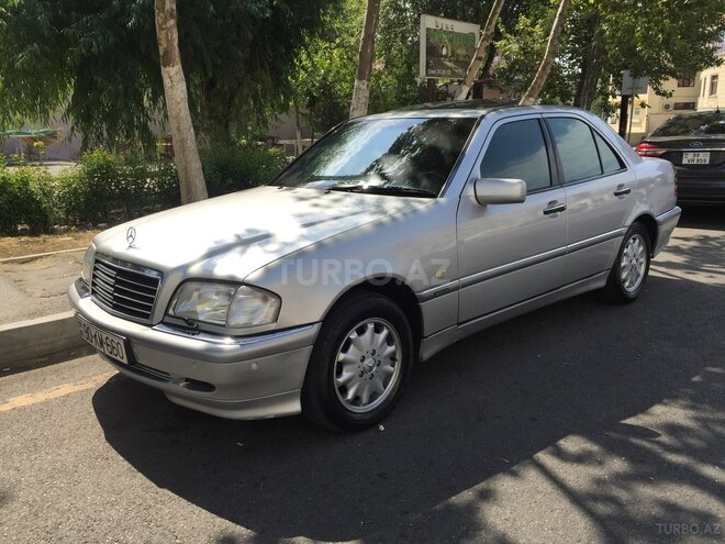 Mercedes C 240 1999, 252,935 km - 2.4 l - Bakı
