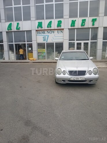 Mercedes E 240 2001, 326,000 km - 2.6 l - Lənkəran