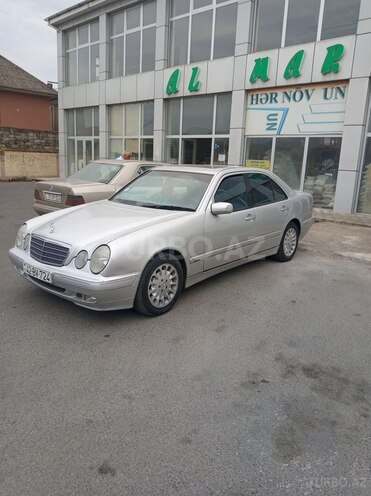Mercedes E 240 2001, 326,000 km - 2.6 l - Lənkəran