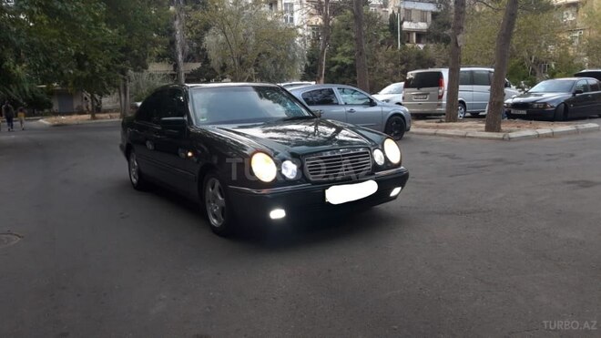 Mercedes E 200 1999, 289,000 km - 2.0 l - Bakı