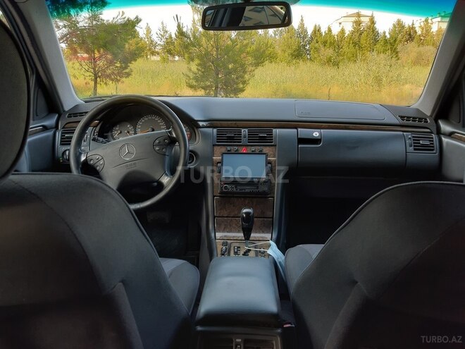 Mercedes E 240 2001, 274,000 km - 2.6 l - Yevlax
