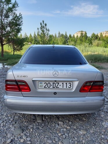 Mercedes E 240 2001, 274,000 km - 2.6 l - Yevlax