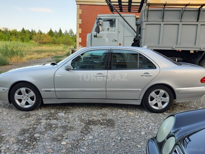 Mercedes E 240 2001, 274,000 km - 2.6 l - Yevlax