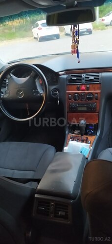 Mercedes E 240 1999, 375,000 km - 2.6 l - Bakı