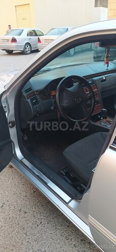 Mercedes E 240 1999, 375,000 km - 2.6 l - Bakı