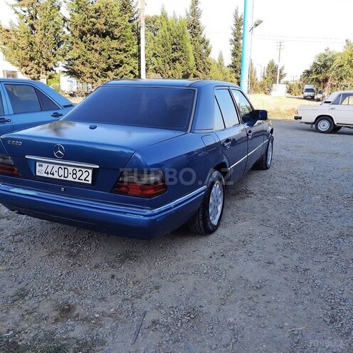 Mercedes E 220 1994, 250,000 km - 2.2 л - Masallı