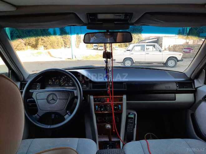 Mercedes E 220 1994, 250,000 km - 2.2 л - Masallı
