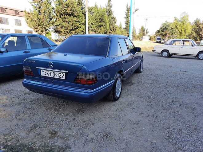Mercedes E 220 1994, 250,000 km - 2.2 л - Masallı