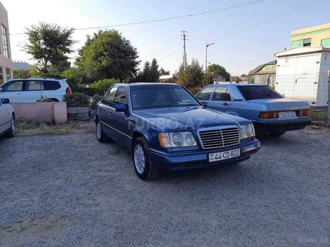 Mercedes E 220 1994, 250,000 km - 2.2 л - Masallı