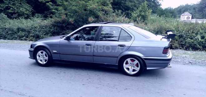 BMW 318 1994, 320,000 km - 1.8 l - Qax