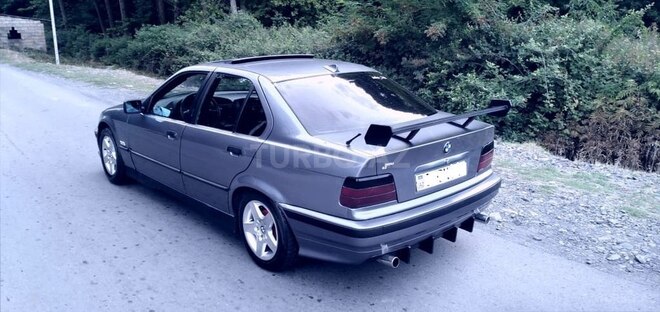 BMW 318 1994, 320,000 km - 1.8 l - Qax
