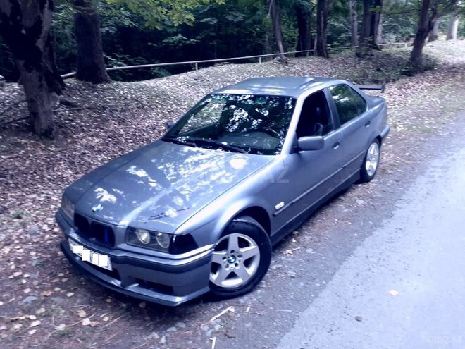 BMW 318 1994, 320,000 km - 1.8 l - Qax