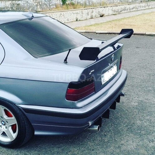 BMW 318 1994, 320,000 km - 1.8 l - Qax