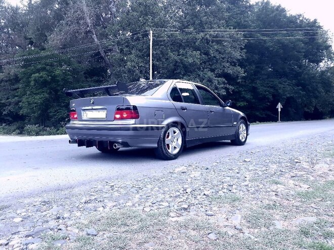 BMW 318 1994, 320,000 km - 1.8 l - Qax