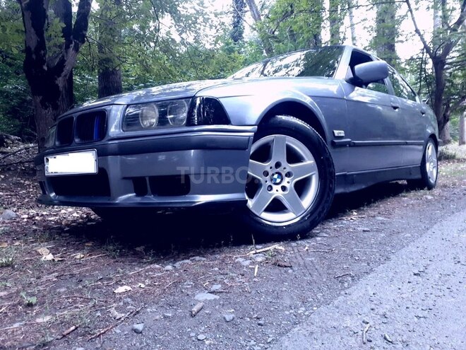 BMW 318 1994, 320,000 km - 1.8 l - Qax