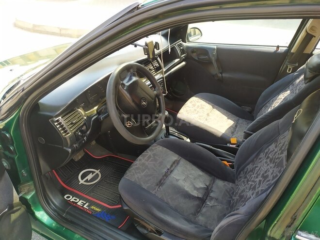 Opel Vectra 1996, 402,000 km - 1.6 l - Bakı