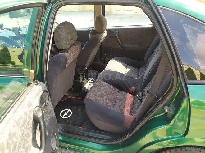 Opel Vectra 1996, 402,000 km - 1.6 l - Bakı