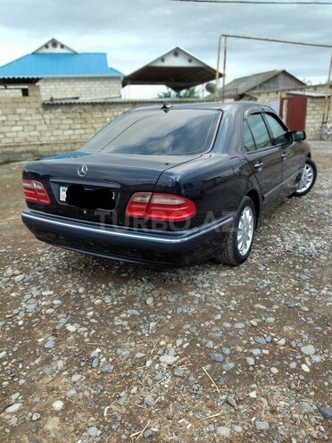 Mercedes E 240 2001, 296,923 km - 2.6 l - Bakı