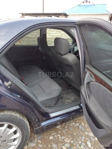 Mercedes E 240 2001, 296,923 km - 2.6 l - Bakı