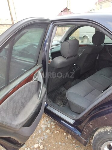 Mercedes E 240 2001, 296,923 km - 2.6 l - Bakı