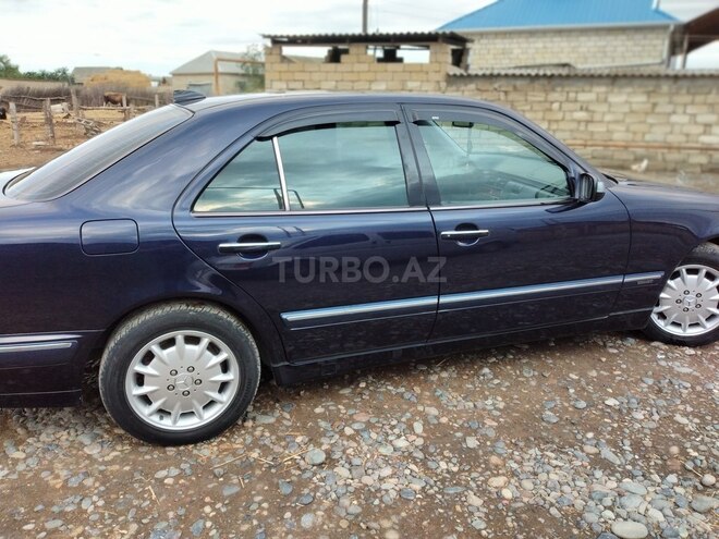 Mercedes E 240 2001, 296,923 km - 2.6 l - Bakı