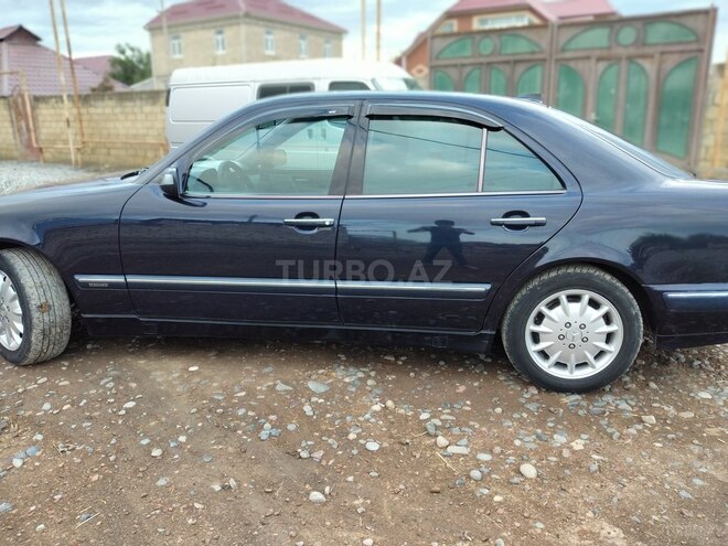 Mercedes E 240 2001, 296,923 km - 2.6 l - Bakı