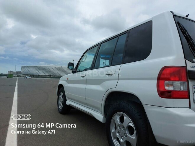 Mitsubishi Pajero io 2002, 274,778 km - 2.0 l - Bakı