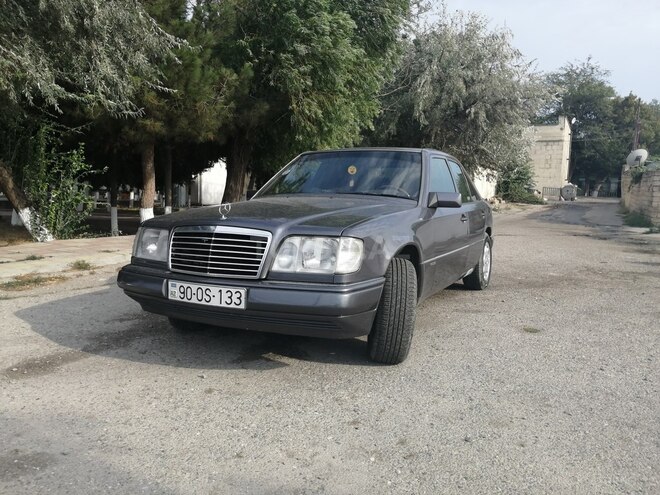 Mercedes E 220 1995, 251,000 km - 2.2 l - Bakı