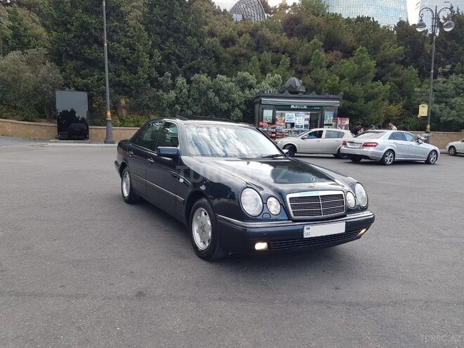 Mercedes E 240 1998, 182,000 km - 2.4 l - Bakı