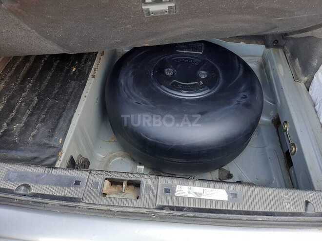 Mercedes E 230 1998, 310,000 km - 2.3 l - Qazax