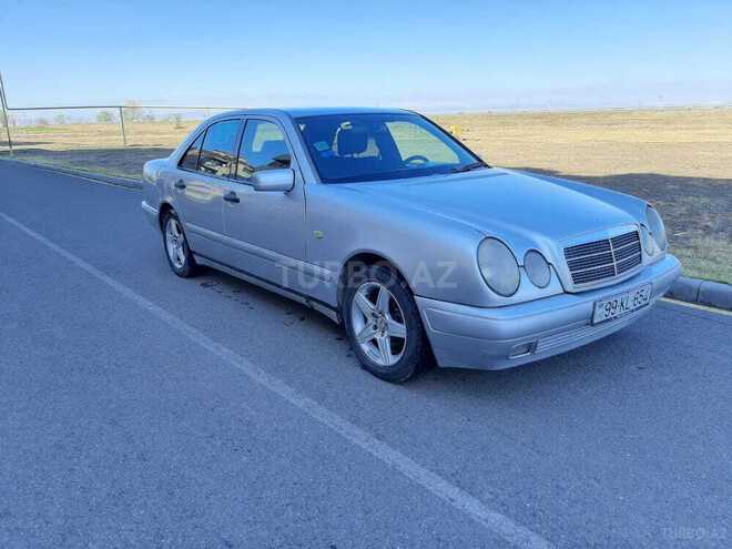 Mercedes E 230 1998, 310,000 km - 2.3 l - Qazax