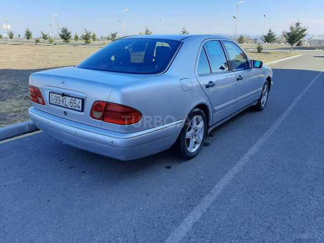 Mercedes E 230 1998, 310,000 km - 2.3 l - Qazax
