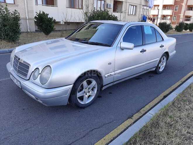 Mercedes E 230 1998, 310,000 km - 2.3 l - Qazax