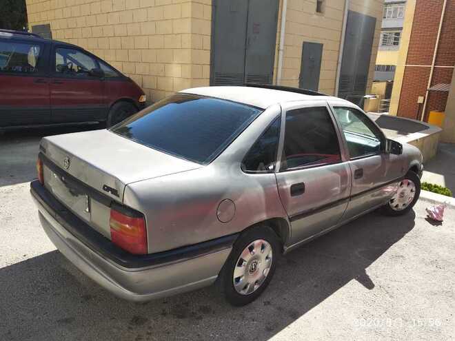 Opel Vectra 1995, 242,111 km - 1.6 l - Bakı