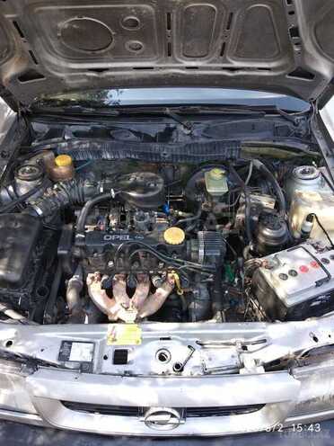 Opel Vectra 1995, 242,111 km - 1.6 l - Bakı