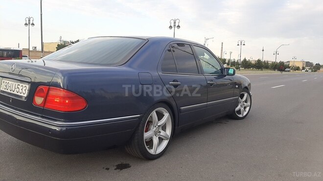 Mercedes E 240 1999, 199,990 km - 2.4 l - Bakı