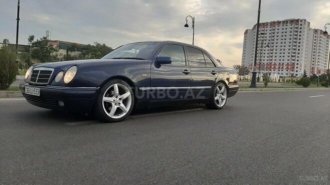 Mercedes E 240 1999, 199,990 km - 2.4 l - Bakı