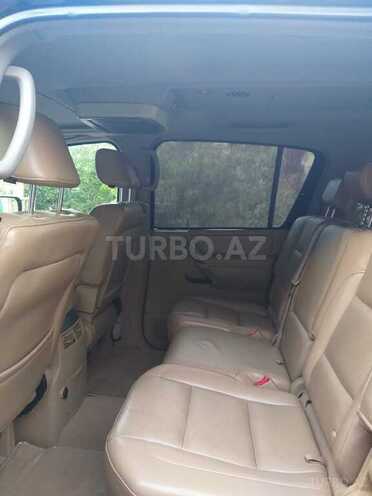 Nissan Armada 2005, 176,000 km - 5.6 l - Bakı