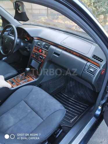 Mercedes E 280 2000, 310,000 km - 2.8 l - Bakı