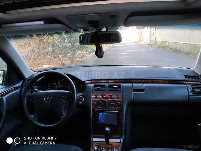 Mercedes E 280 2000, 310,000 km - 2.8 l - Bakı