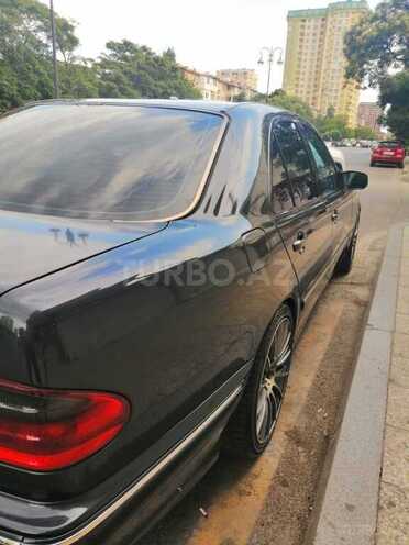 Mercedes E 220 2000, 220,000 km - 2.2 l - Bakı