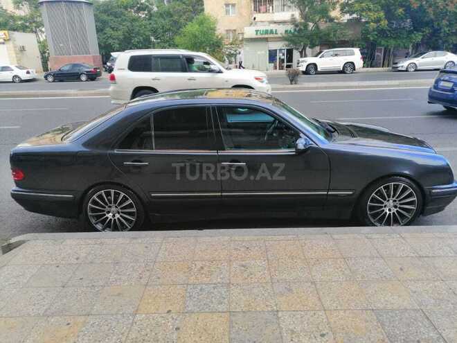Mercedes E 220 2000, 220,000 km - 2.2 l - Bakı