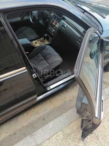 Mercedes E 220 2000, 220,000 km - 2.2 l - Bakı