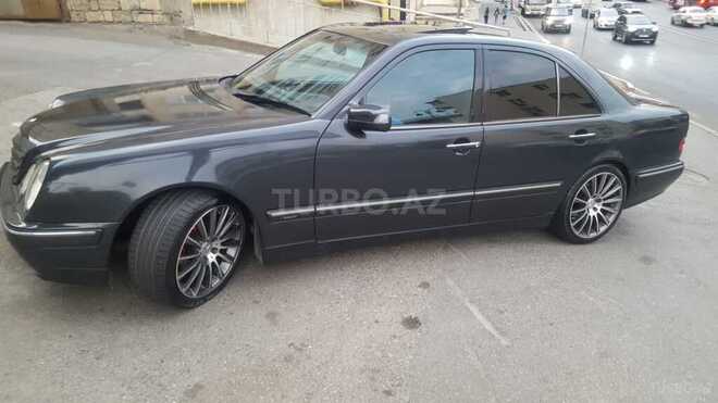 Mercedes E 220 2000, 220,000 km - 2.2 l - Bakı