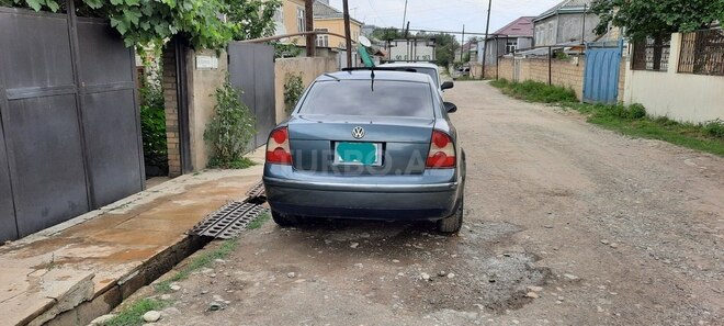Volkswagen Passat 2004, 215,000 km - 1.8 l - Qusar
