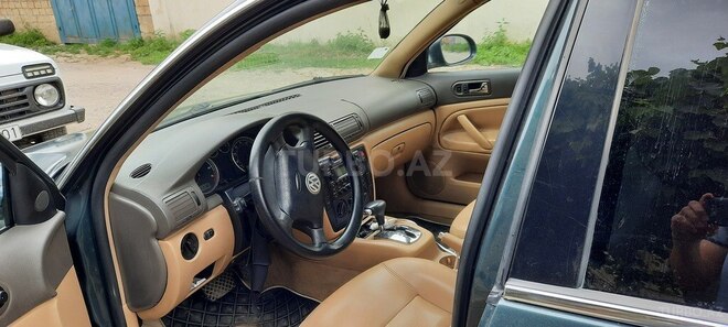 Volkswagen Passat 2004, 215,000 km - 1.8 l - Qusar