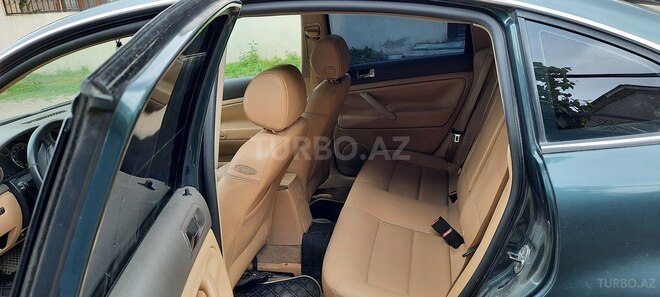 Volkswagen Passat 2004, 215,000 km - 1.8 l - Qusar