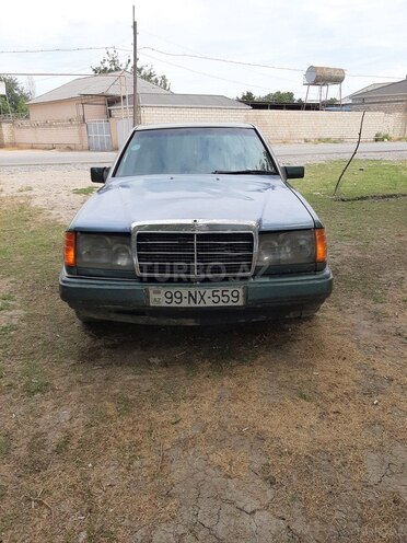 Mercedes E 200 1992, 56,324 km - 2.0 l - Salyan