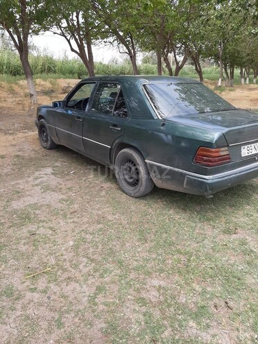 Mercedes E 200 1992, 56,324 km - 2.0 l - Salyan